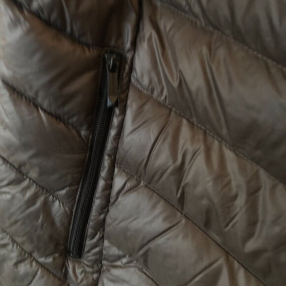 BCBG PACKABLE PREMIUM DOWN COAT WITH HOOD BLACK L NWOT - Picture 6 of 14